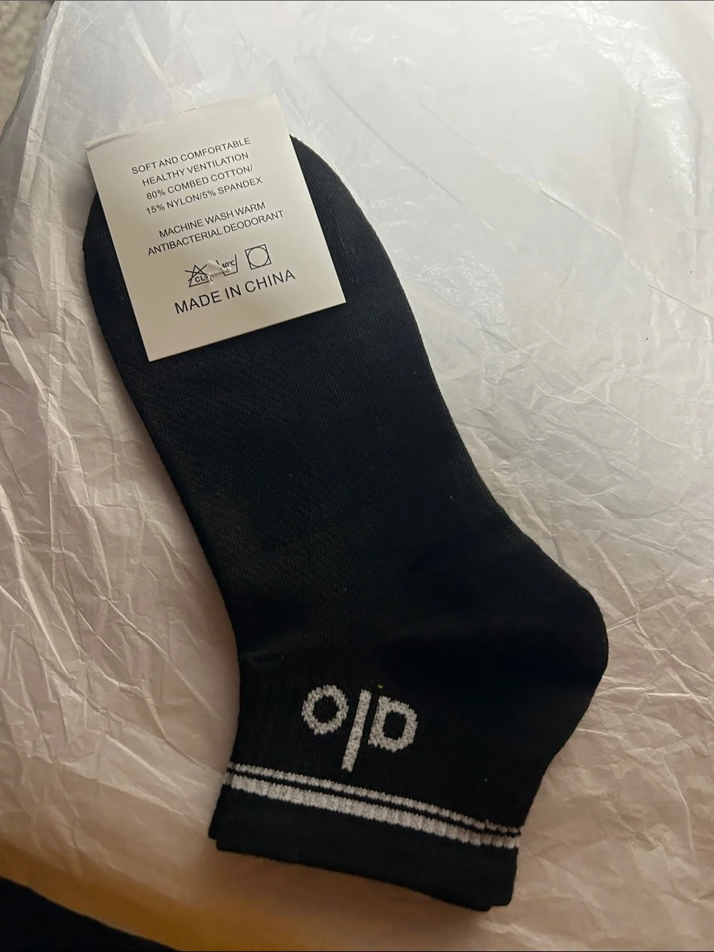 Alo Yoga Unisex Half-Crew Throwback Socks, ribbed cuff black with white stripNWT